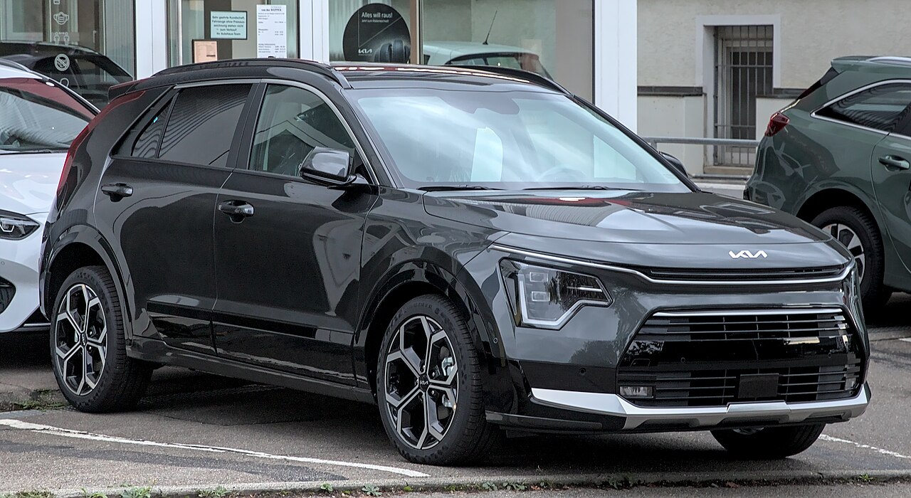 Black Kia Niro SG2 plug-in hybrid
