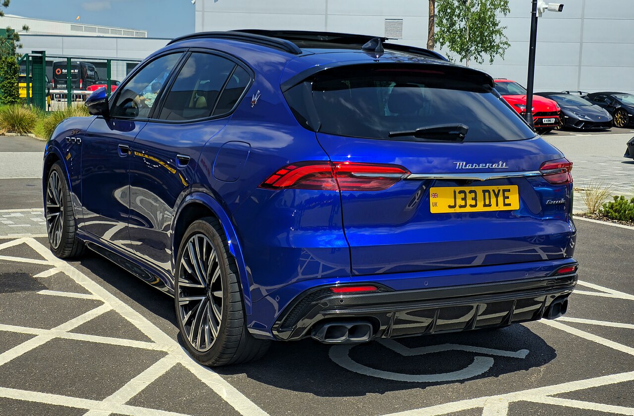 Blue 2023 Maserati Grecale Trofeo rear