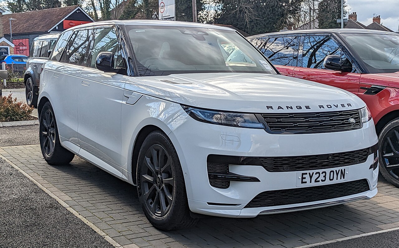White third-generation Range Rover Sport front