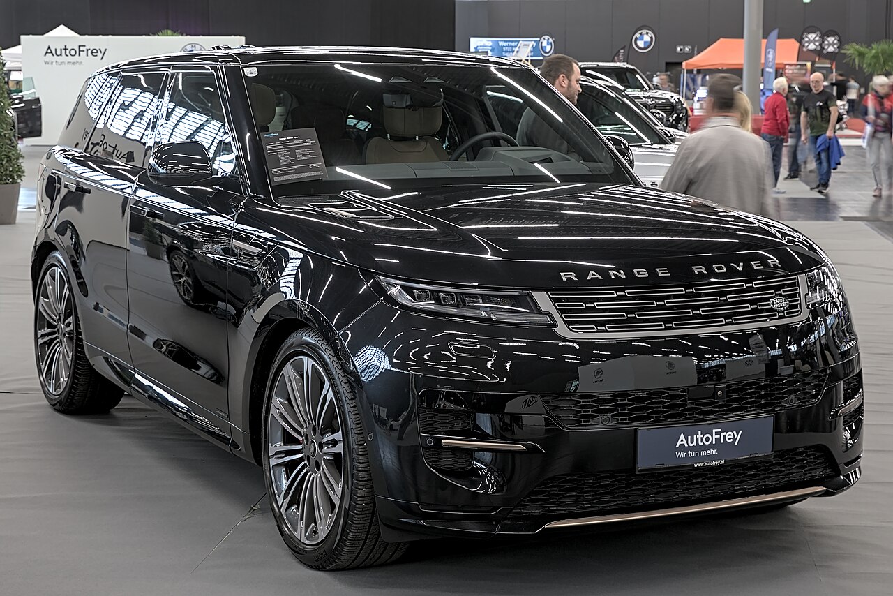 Black L461 Range Rover Sport front at a show
