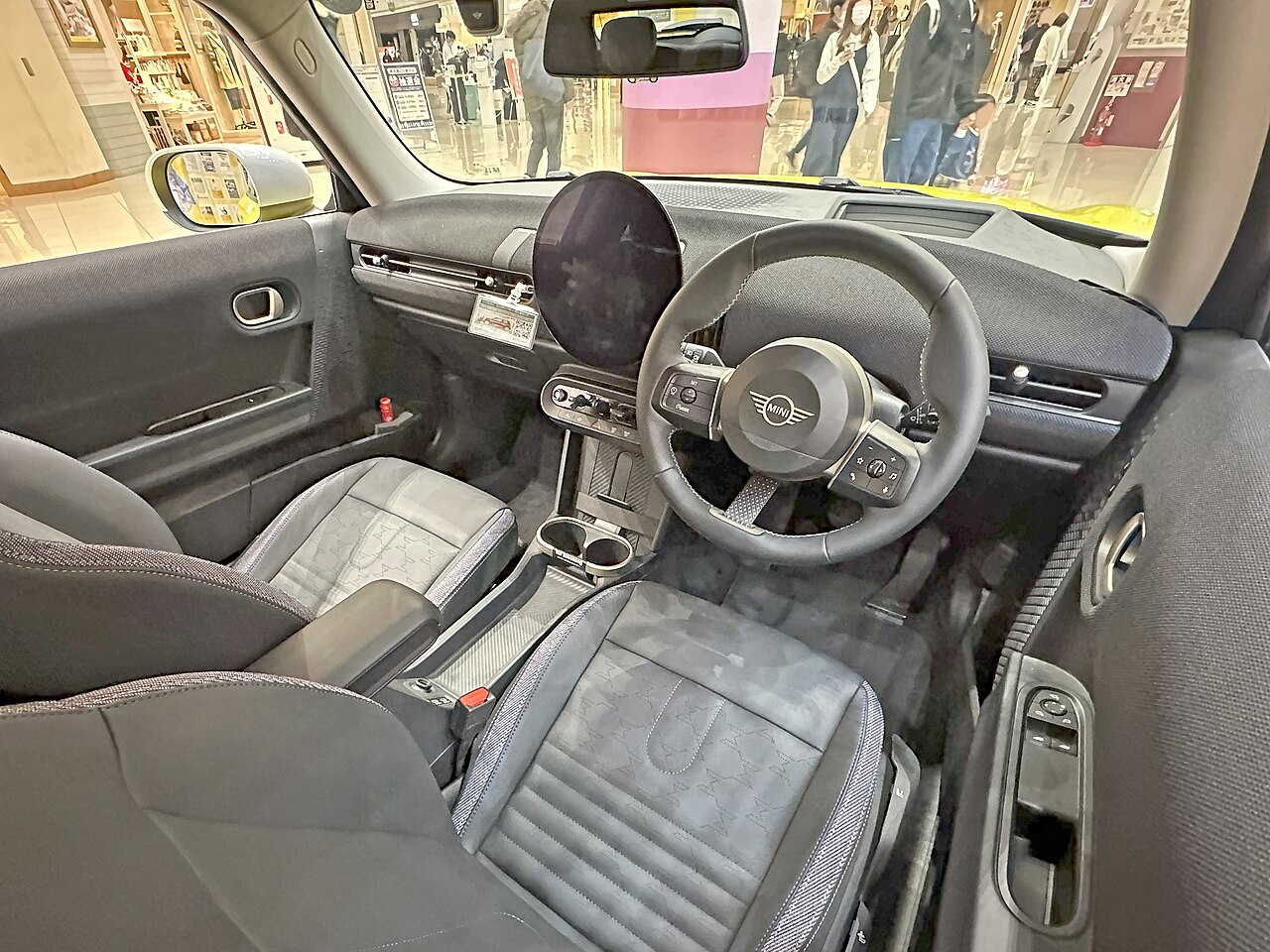 Right-hand-drive MINI Cooper S F66 dashboard