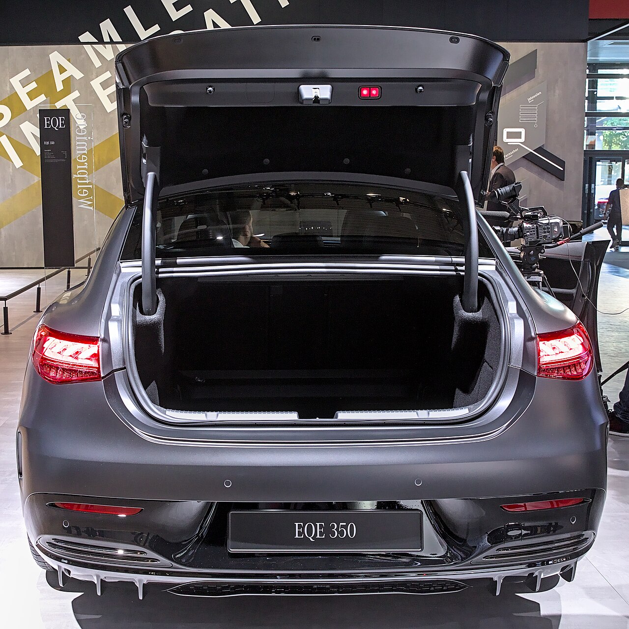 Mercedes-Benz EQE 350 V295 with its boot open