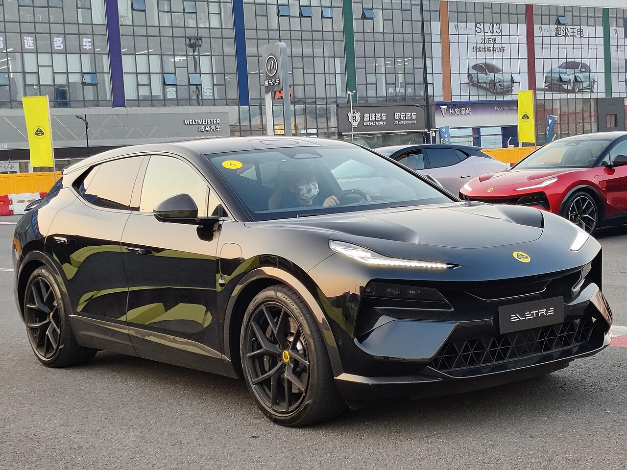 Black Lotus Eletre, front three-quarter view