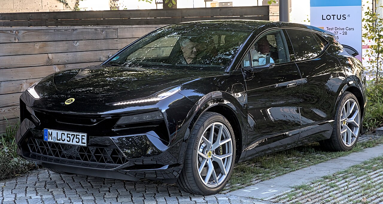 Black Lotus Eletre at IAA 2023, front three-quarter view