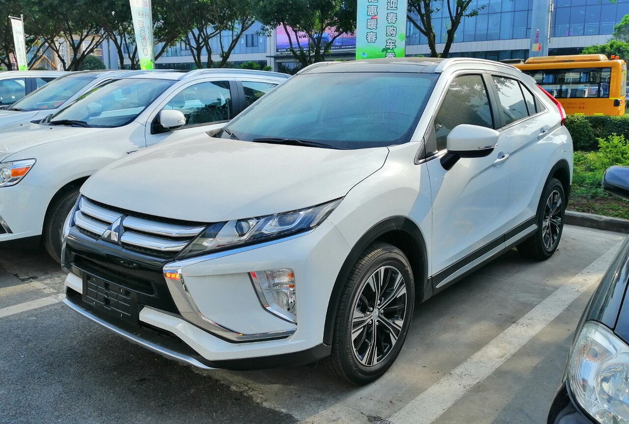 White Mitsubishi Eclipse Cross in China, front three-quarter view