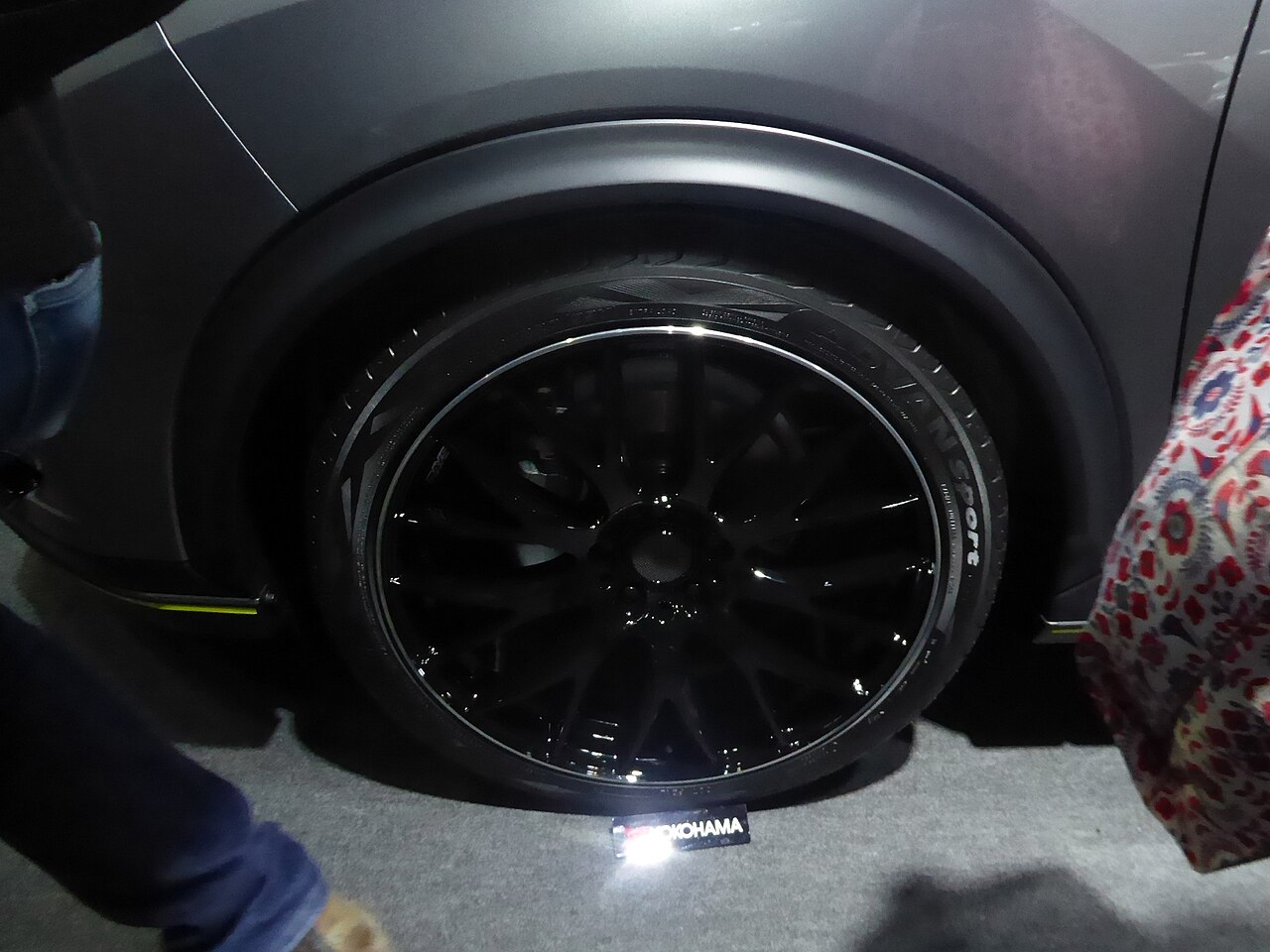 Mitsubishi Eclipse Cross Street Sport wheel and front fender