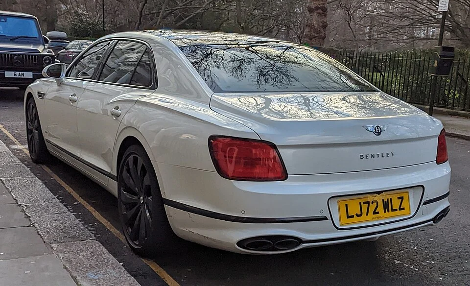 2022 Bentley Flying Spur V8, rear three-quarter view
