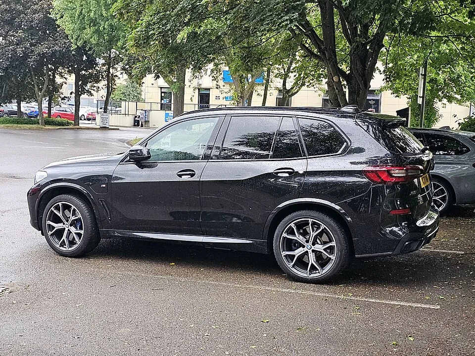 BMW X5 xDrive45e M Sport G05, side view