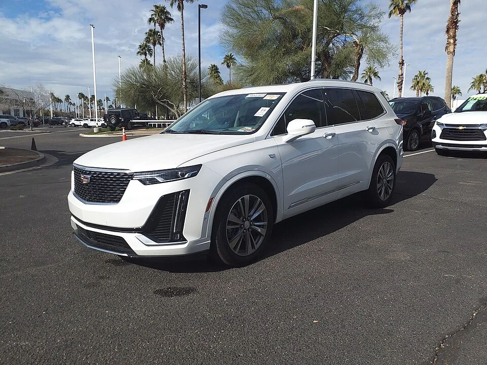 2021 Cadillac XT6 Premium Luxury, front view