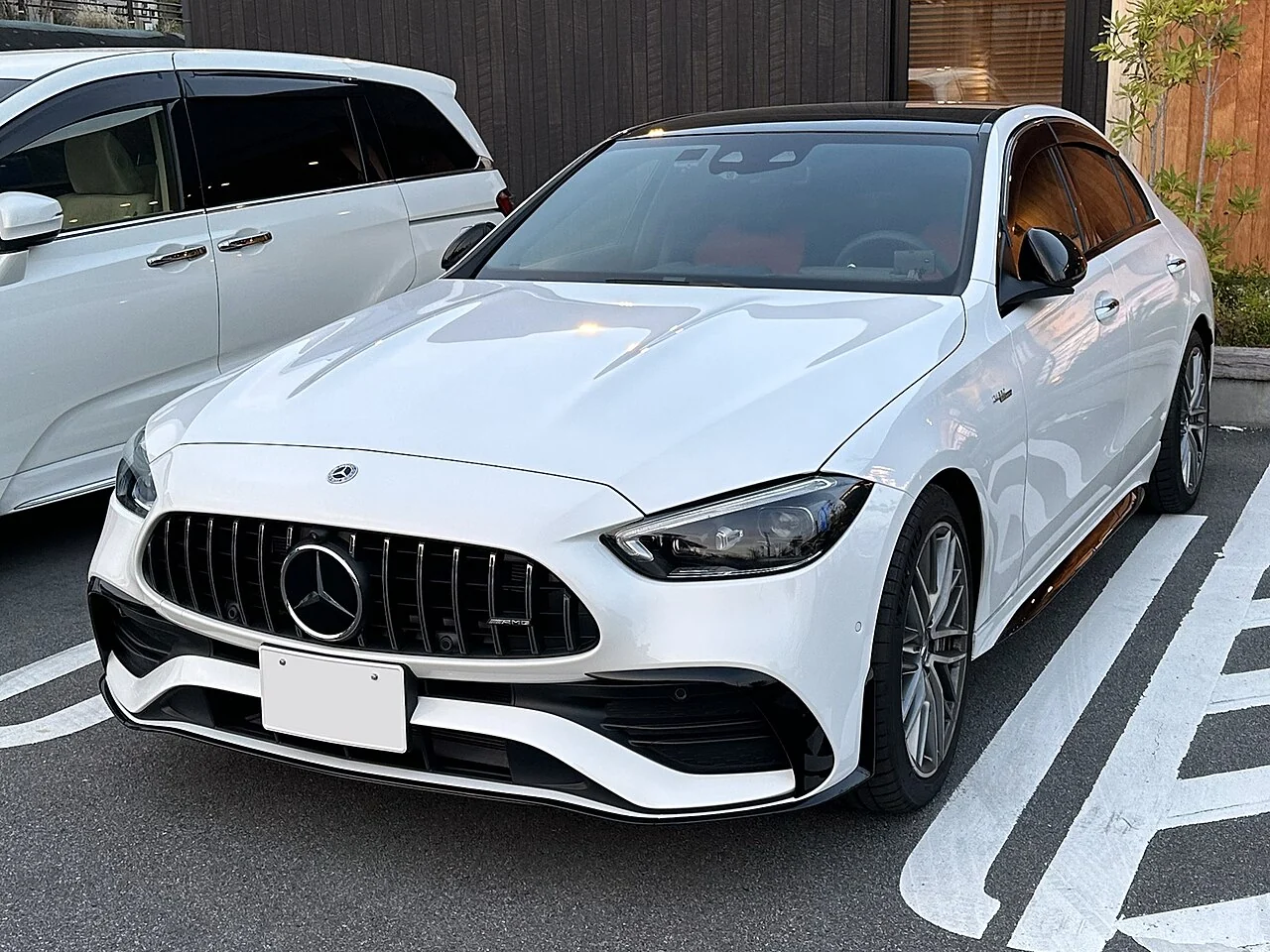 Mercedes-AMG C 43 4MATIC W206 front three-quarter view