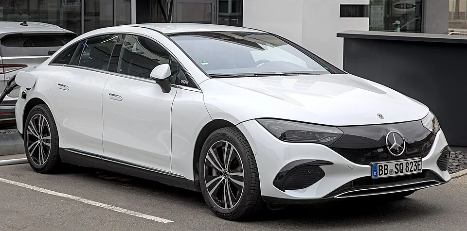 Mercedes-Benz EQE 500 4MATIC sedan, front view