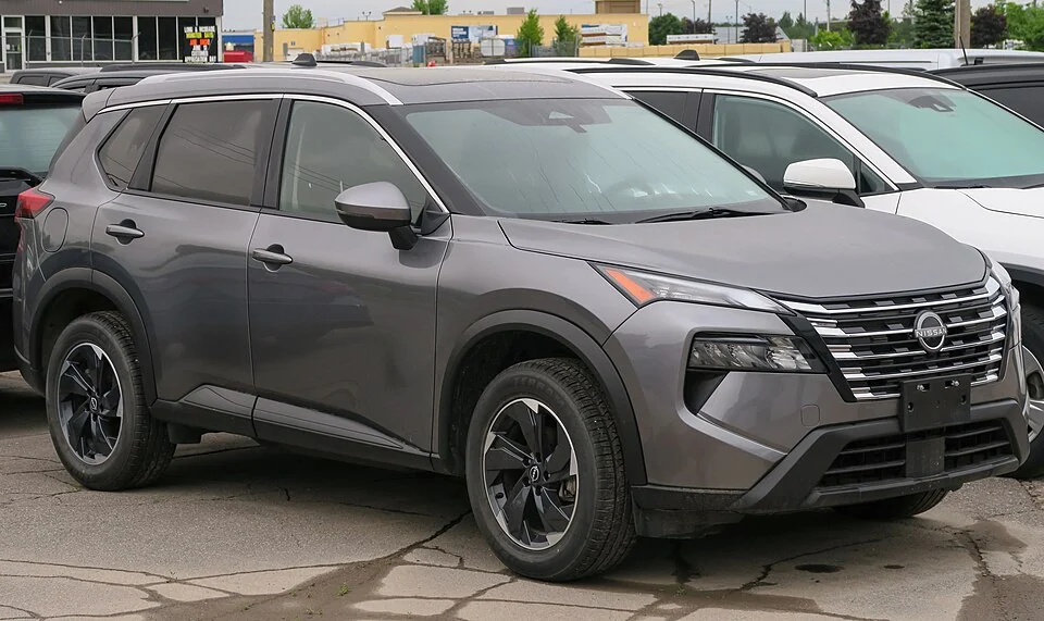 Facelift Nissan Rogue, front view