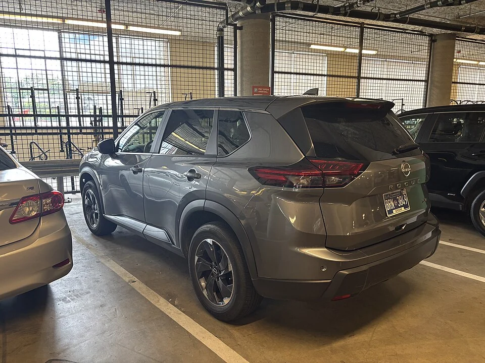 Facelift Nissan Rogue, rear view
