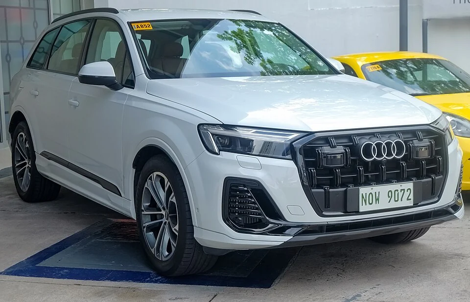 Front exterior — Audi Q7 4M second facelift photographed in the Philippines; body reference, not proof of European market equipment.
