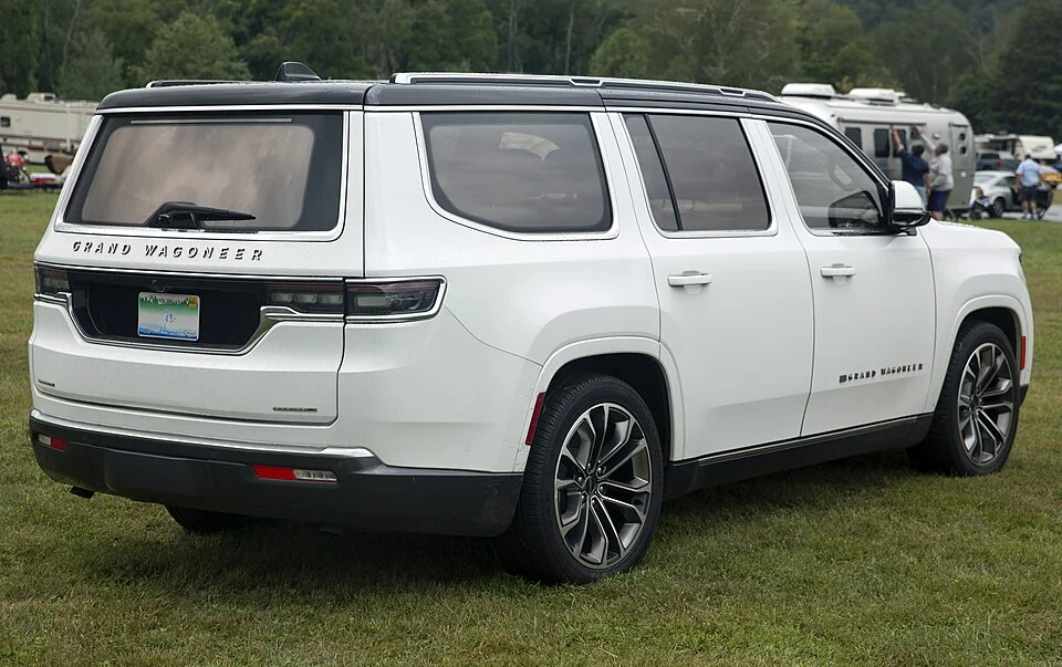 Rear exterior — 2022 Grand Wagoneer Series III, an earlier WS body reference with a different powertrain; not a photograph of the MY2025 Hurricane specification discussed.