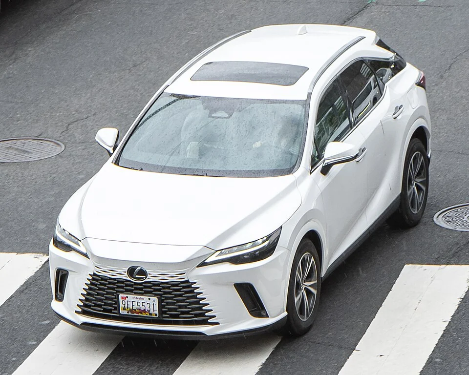 Front exterior — Lexus RX 350 AL30 photographed in the United States; body reference, not a photograph of all hybrid variants.